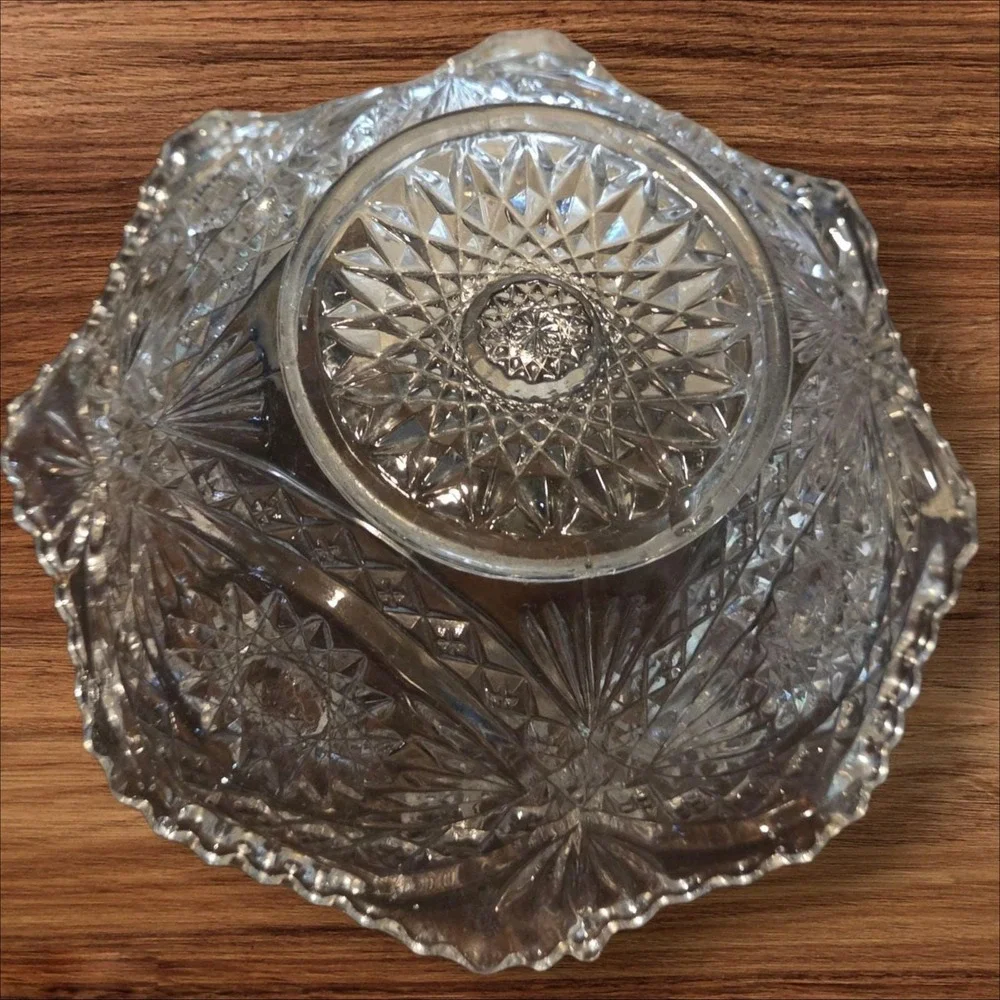 VTG EAPG Pressed Glass Bowl Starburst & Sawtooth Edge Scalloped Clear 9